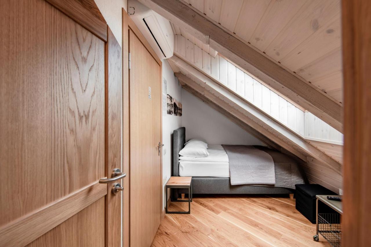 Small Attic Rooms In Kaunas Old Town ภายนอก รูปภาพ